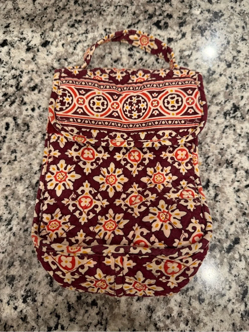 Quilted Floral Pattern Burgundy Lunch Bag